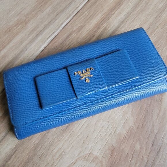 PRADA Saffiano Blue Leather Bow Long Wallet - Picture 1 of 9